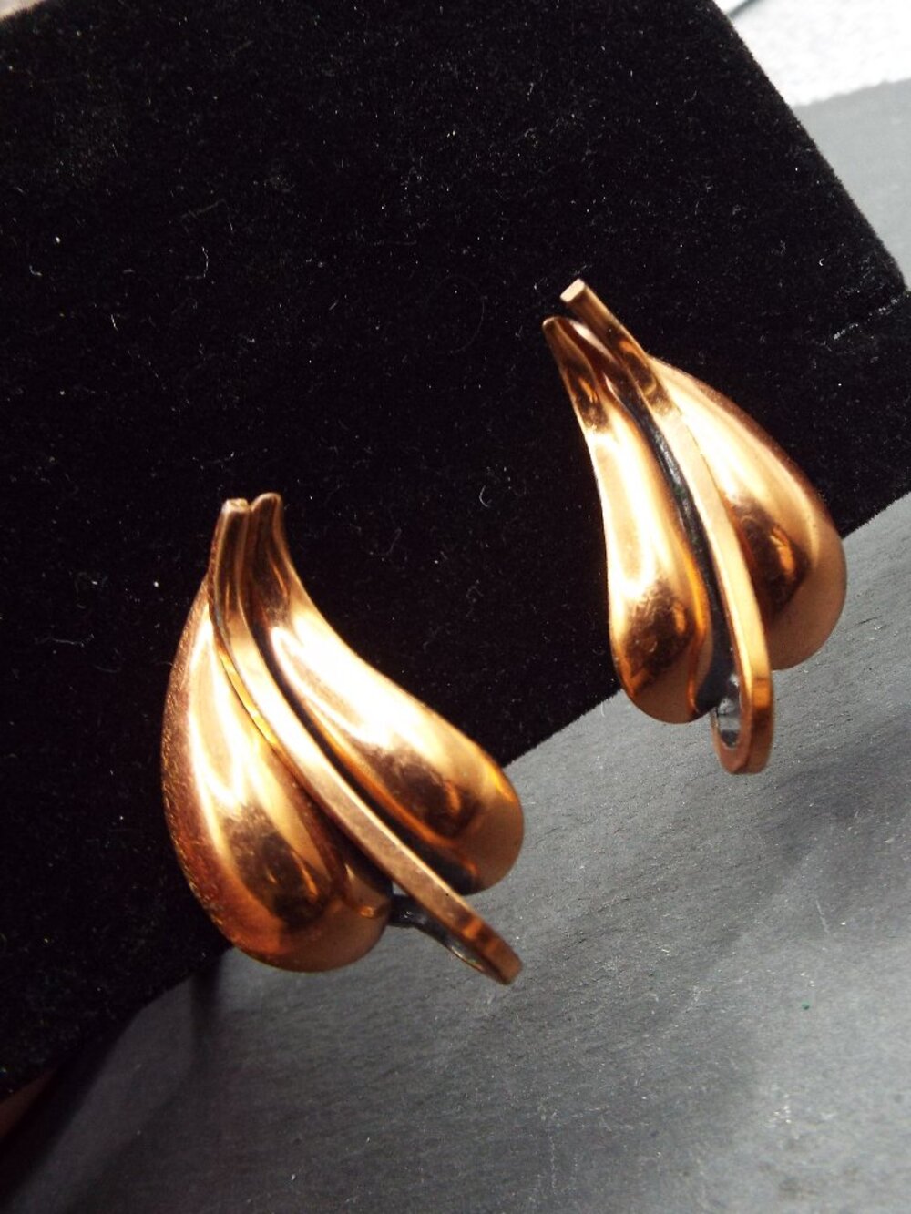 MID CENTURY MODERN RENOIR FANCIFUL OXIDIZED COPPER LEAVES EARRINGS 19